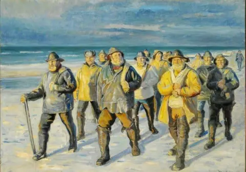 Fiskare på väg hemåt från stranden. Kvällssön 1