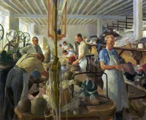 Dando forma a los sombreros 1950