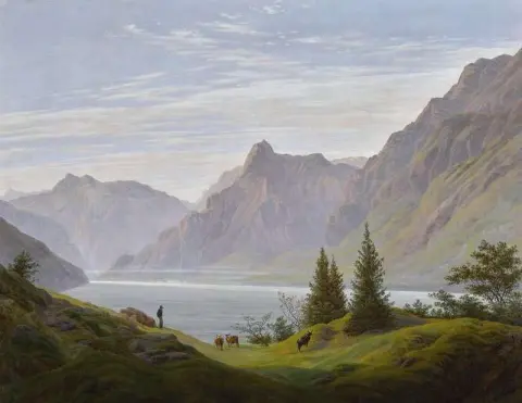 Paisagem com lago de montanha pela manhã