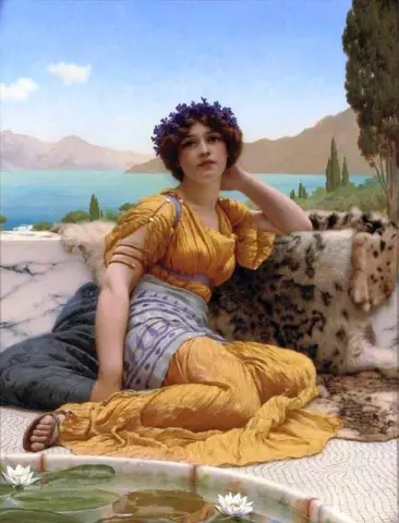 Con ghirlanda di viole e veste color zafferano 1902
