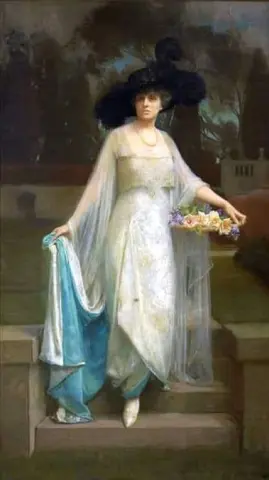 Porträt einer angesehenen Dame in ihrem Garten 1919
