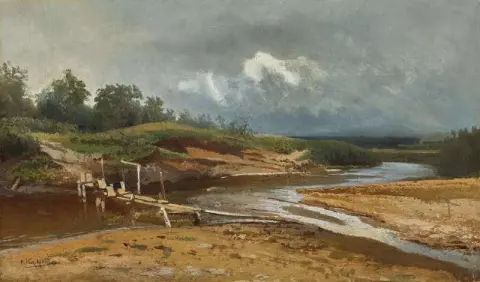 Paisagem de rio com céu nublado